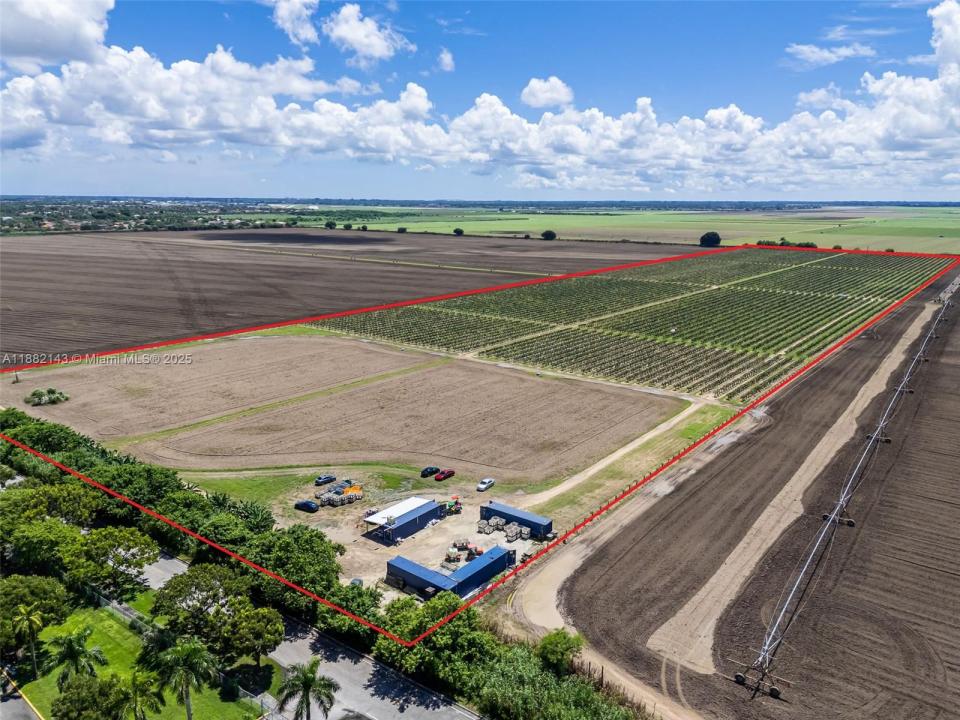 SW MIAMI-DADE, Miami, FL 33196