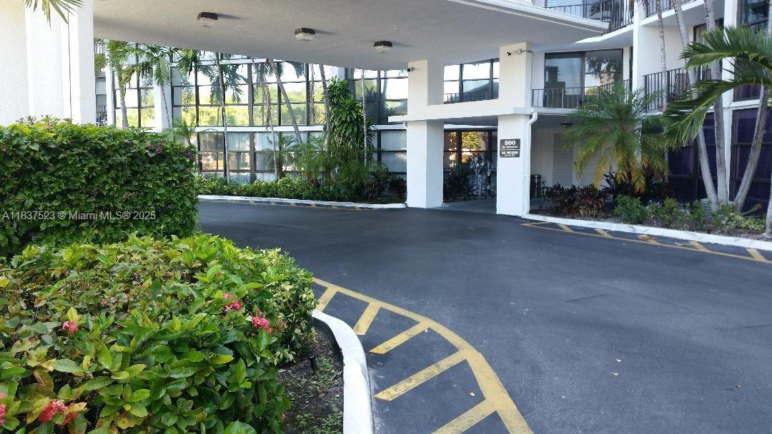 800 Parkview Dr 226, Hallandale Beach, FL 33009