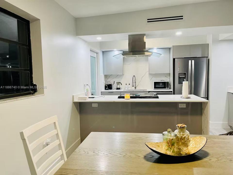 237 2nd Rd, Key Largo, FL 33037