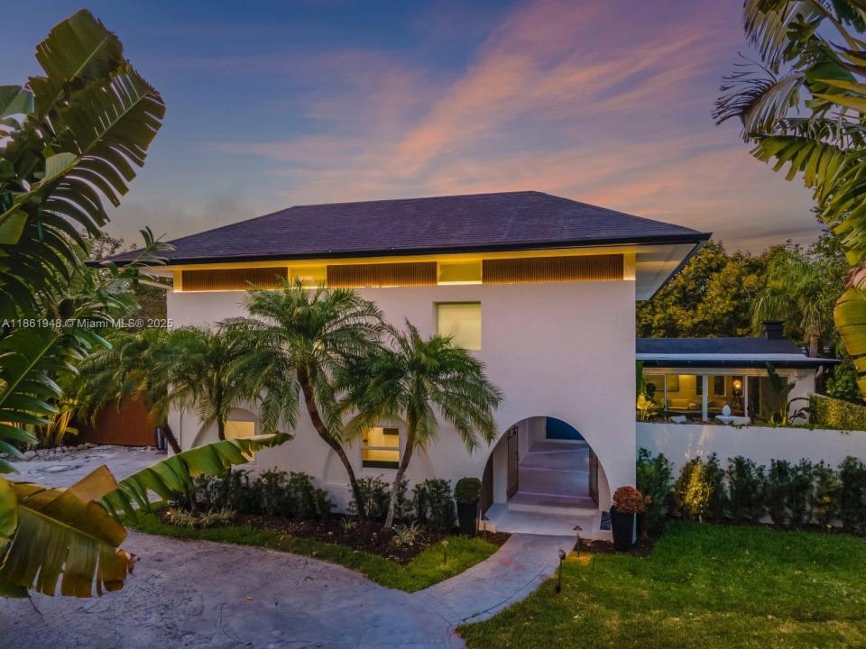 18490 SW 83rd Pl, Cutler Bay, FL 33157