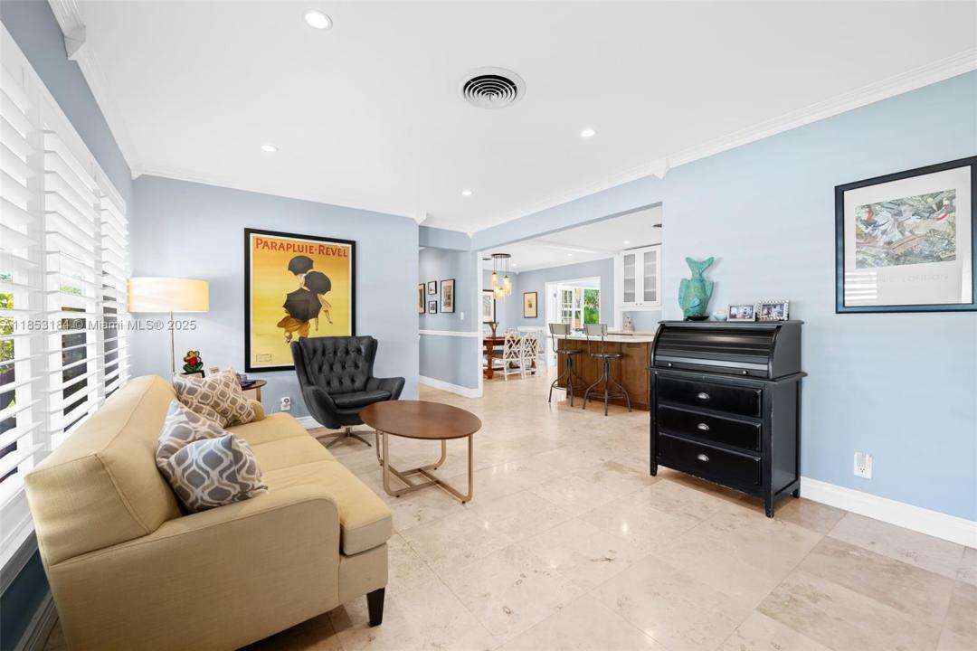 608 NW 25th St, Wilton Manors, FL 33311