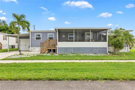 4477 Sandpine Cir, Boynton Beach, FL 33436