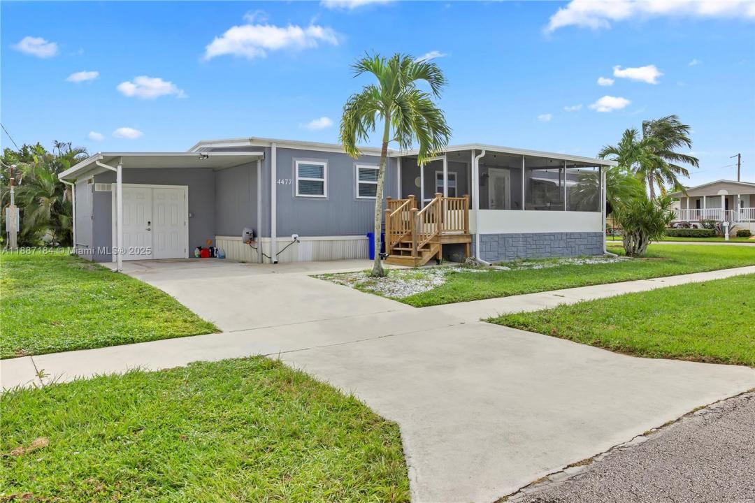 4477 Sandpine Cir, Boynton Beach, FL 33436
