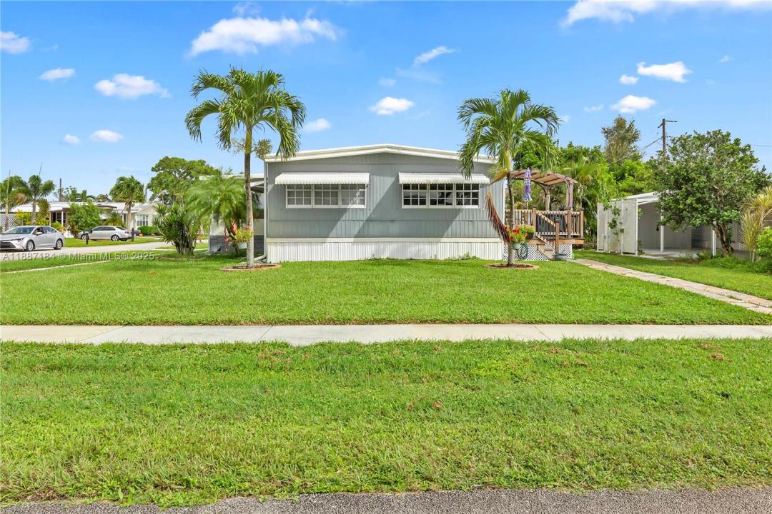 4477 Sandpine Cir, Boynton Beach, FL 33436
