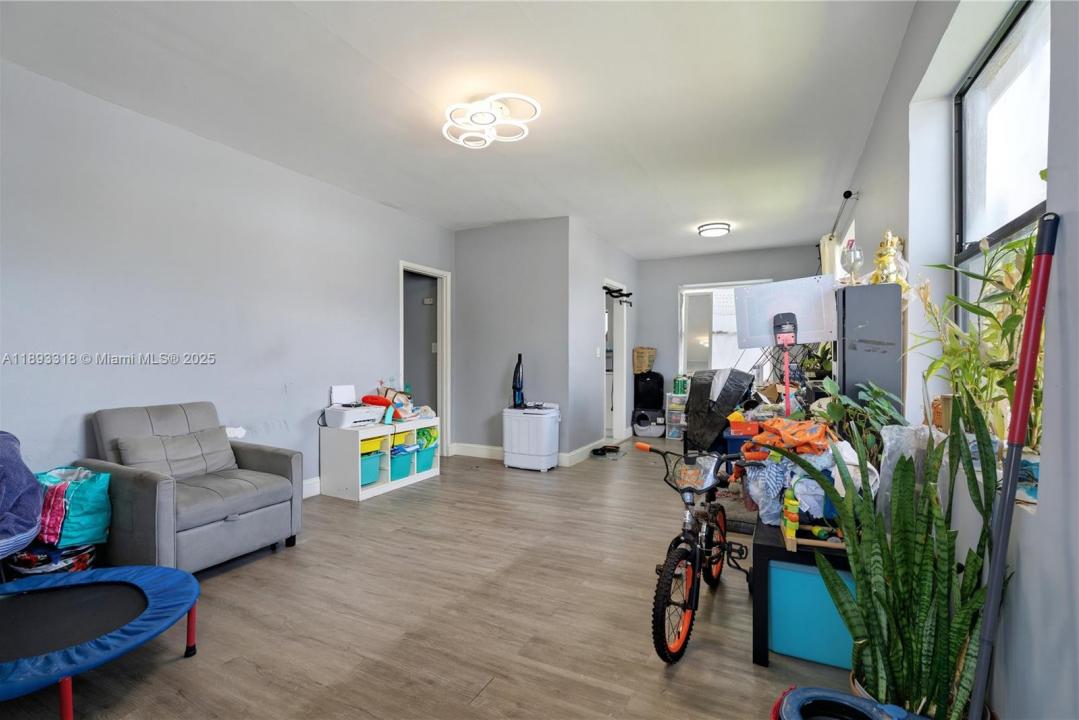 Miami Beach, FL 33141