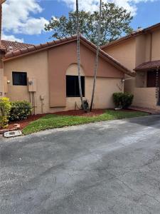 11248 SW 11th St, Pembroke Pines, FL 33025