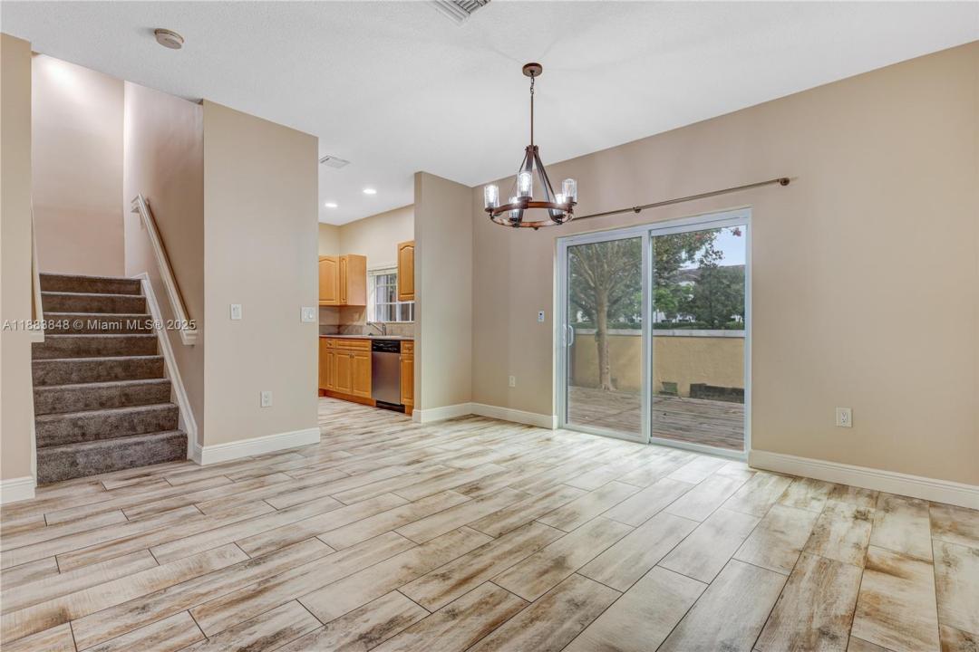 7627 N Stonecreek Cir, Davie, FL 33024