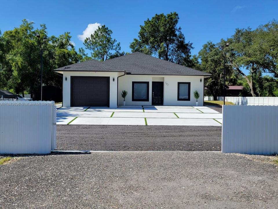 242 N Pine cone, Clewiston, FL 33440