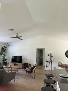 Loxahatchee, FL 33470