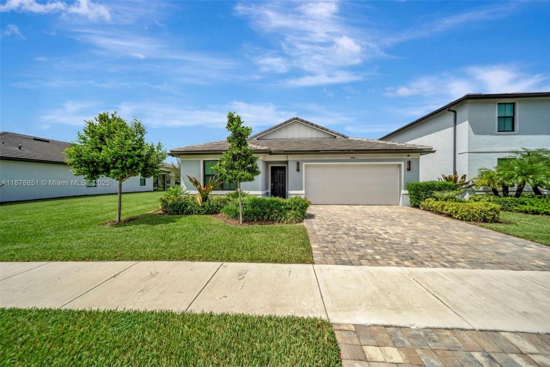 2941 Shortleaf Ave, Lauderdale Lakes, FL 33311