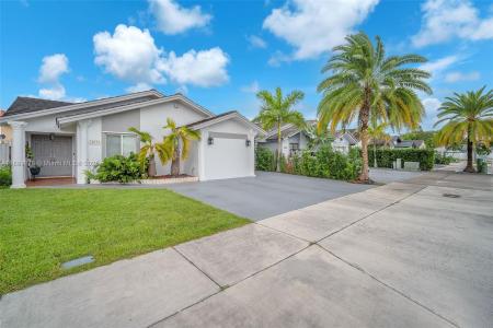 16834 NW 70th Ave, Hialeah, FL 33015