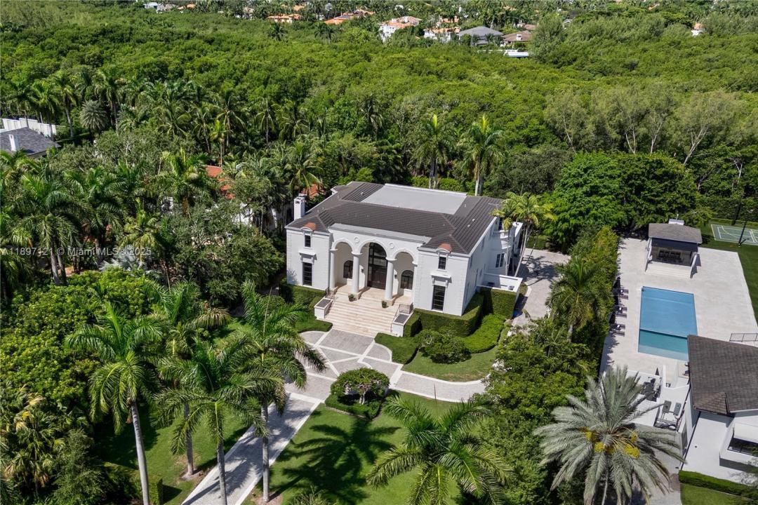 26 Tahiti Beach Island Rd, Coral Gables, FL 33143