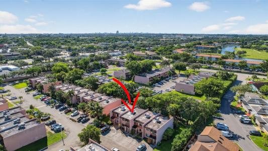 27 Madrid Ln 2-8, Davie, FL 33324