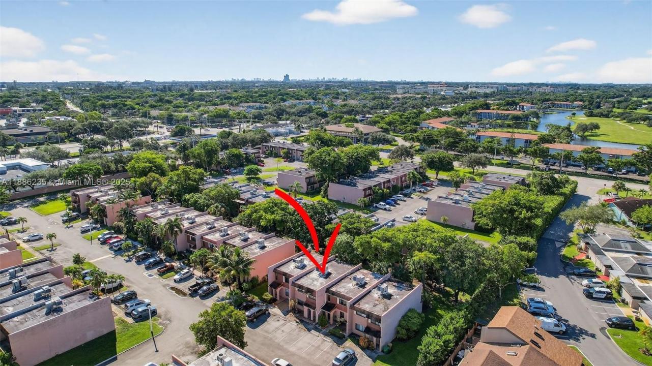 27 Madrid Ln 2-8, Davie, FL 33324