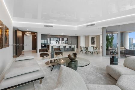 851 NE 1st Ave PH4912, Miami, FL 33132