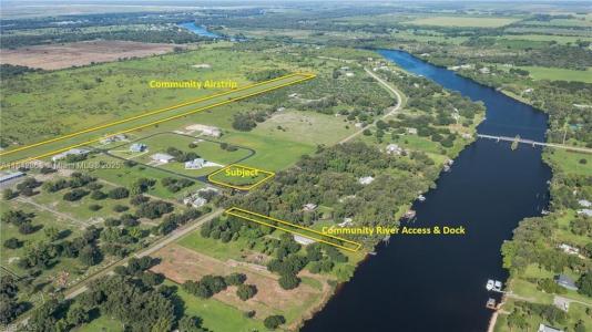 1500 Lindbergh Loop, La Belle, FL 33935