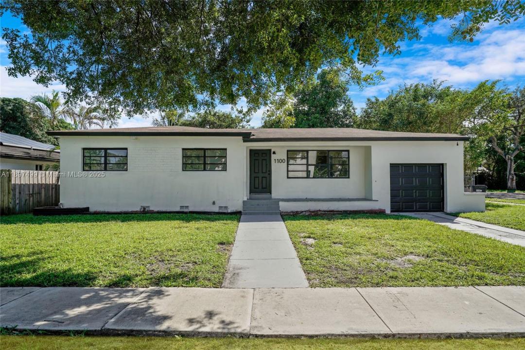 1100 NE 166th St, North Miami Beach, FL 33162