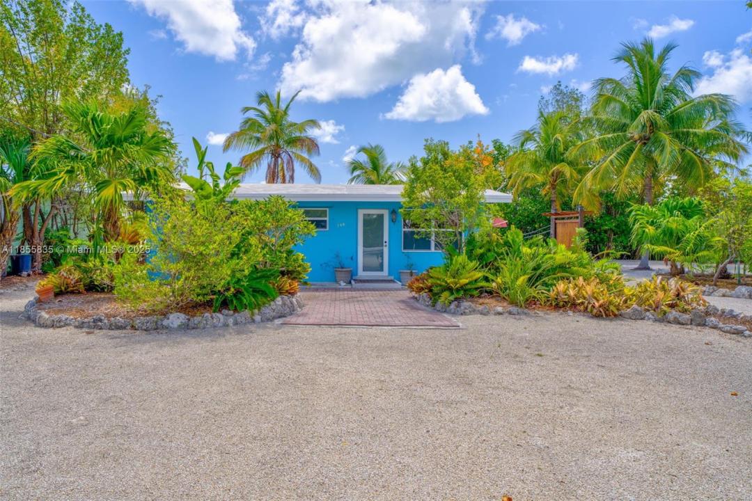 140 Gardenia St, Plantation Key, FL 33070