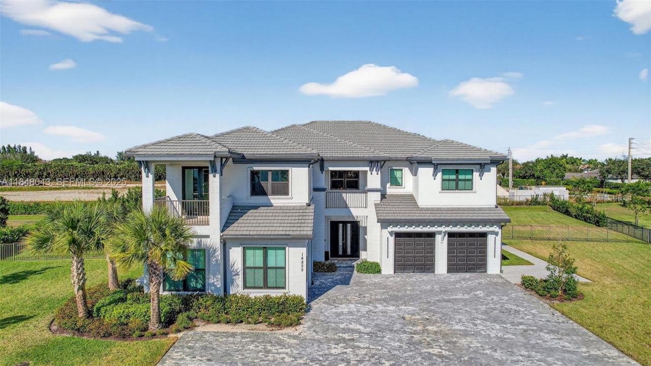 14855 Millstone Ranches Dr, Davie, FL 33331