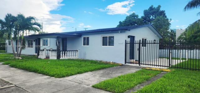 2240 NW 18th St 2, Miami, FL 33125