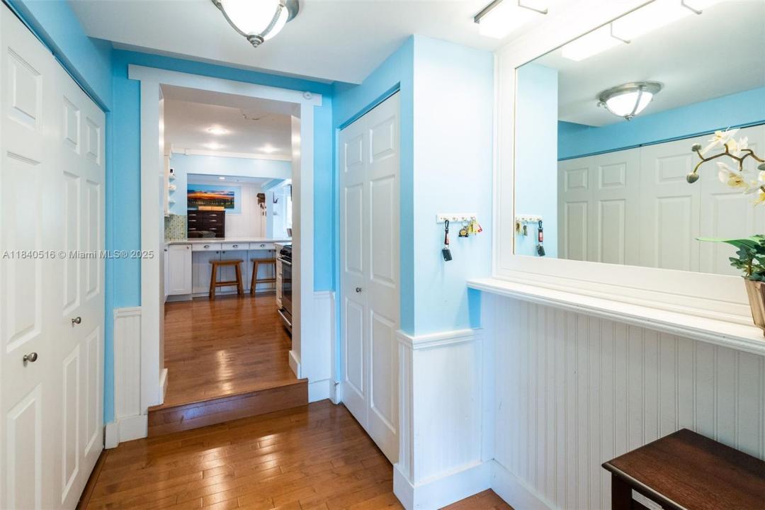 204 S Seacrest Cir, Delray Beach, FL 33444