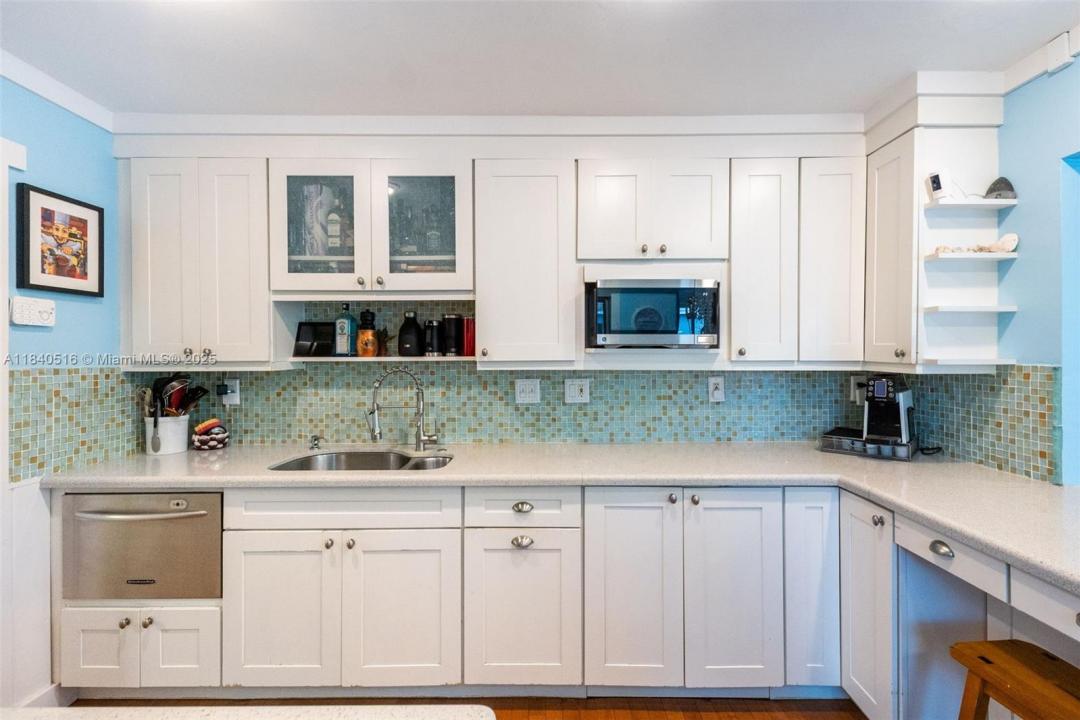 204 S Seacrest Cir, Delray Beach, FL 33444