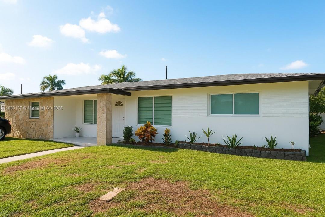 5041 SW 11th St, Plantation, FL 33317