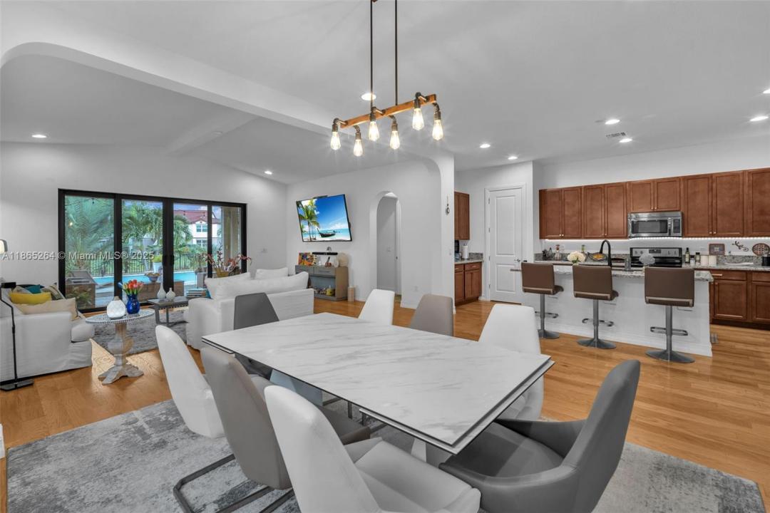 1281 SW 113th Way 1281, Pembroke Pines, FL 33025