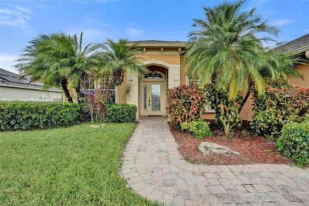 1425 SW Oriole Ln, Port St. Lucie, FL 34953