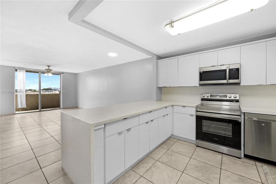 1750 W 46th St 544, Hialeah, FL 33012