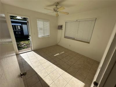 610 NE 12th Ave 1, Fort Lauderdale, FL 33304