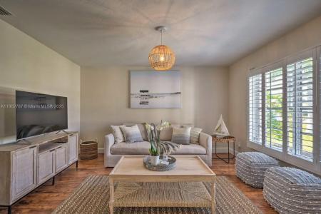 558 102nd Ave 0, Naples, FL 34108