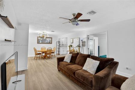 554 NW 46th St 1, Oakland Park, FL 33309