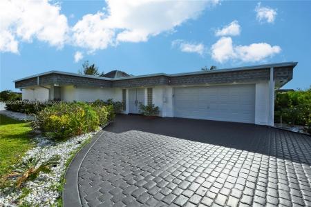 5602 White Cedar Ln, Tamarac, FL 33319