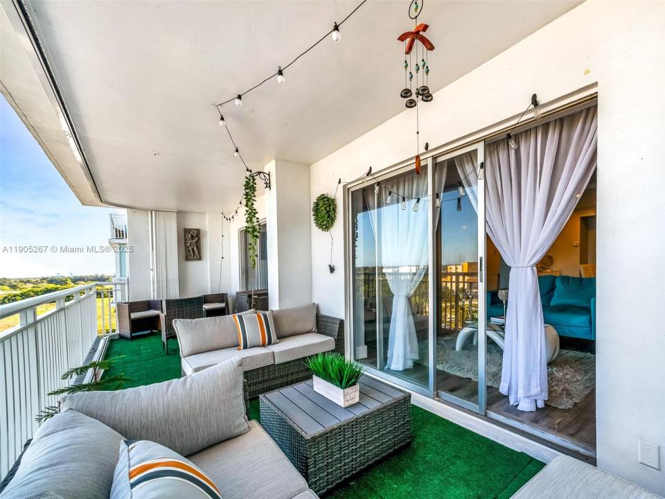 3800 Hillcrest Dr 907, Hollywood, FL 33021