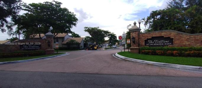 9719 N New River Canal Rd 308, Plantation, FL 33324