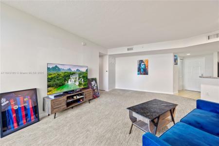 19501 W Country Club Dr 2106, Aventura, FL 33180