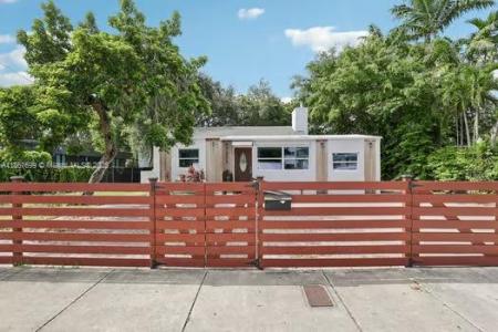 666 NE 62nd St, Miami, FL 33138