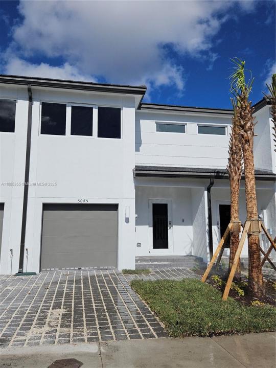 5045 SW 37th St, Pembroke Park, FL 33023