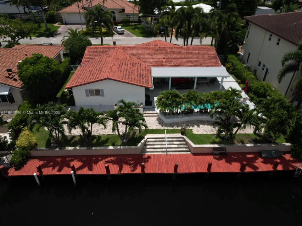 4211 NE 25th Ave, Lighthouse Point, FL 33064