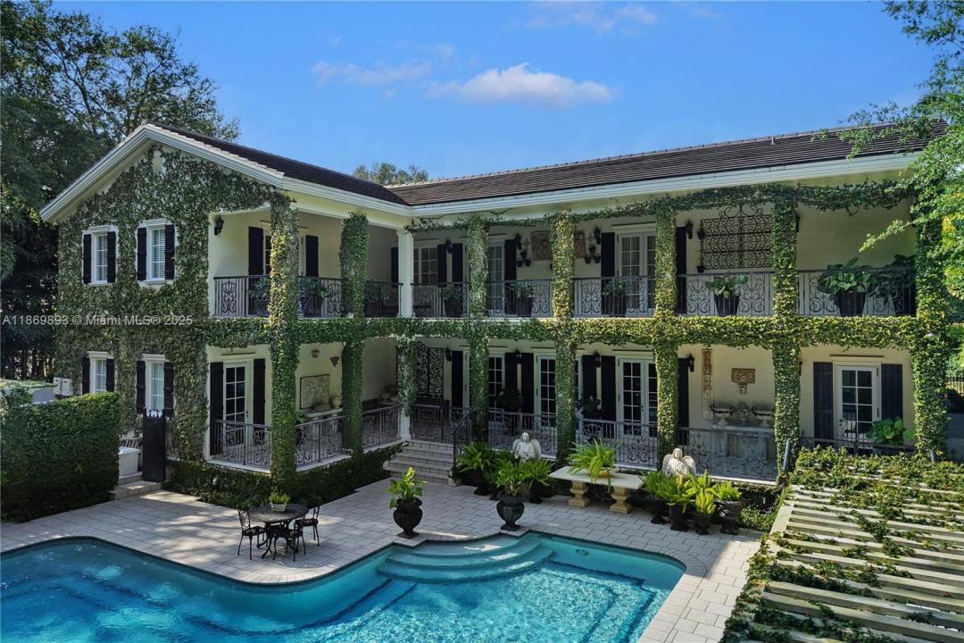 612 Sunset Dr, Coral Gables, FL 33143