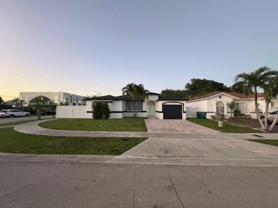 12497 SW 199th Ter, Miami, FL 33177
