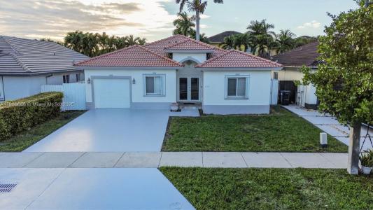 5302 SW 164th Pl, Miami, FL 33185