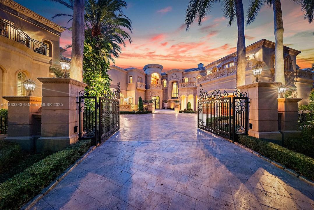 209 Commodore Dr, Jupiter, FL 33477