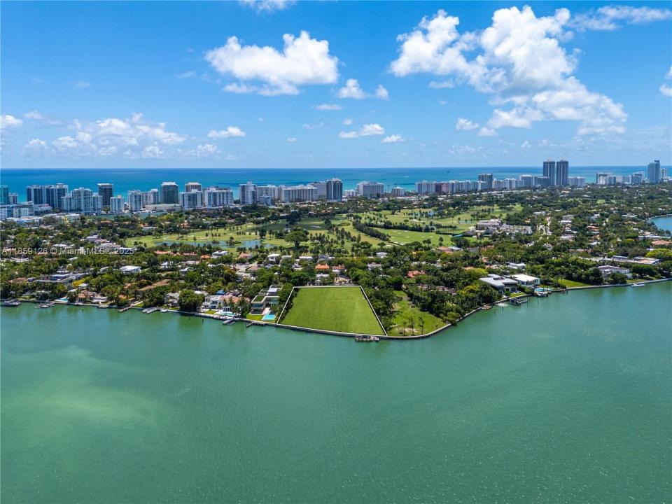 5940 N Bay Rd, Miami Beach, FL 33140