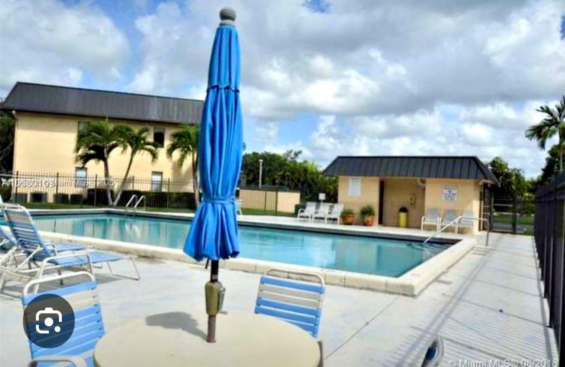 9317 NW 1st Ct 105, Pembroke Pines, FL 33024