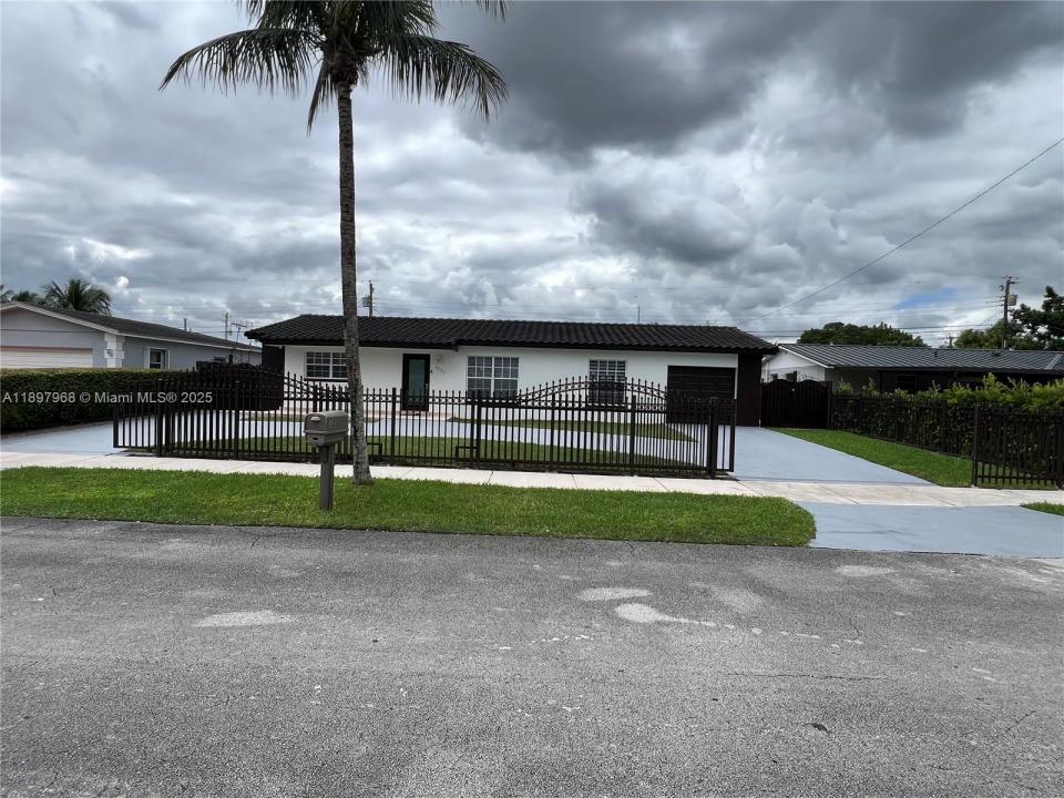 3530 SW 126th Ave, Miami, FL 33175