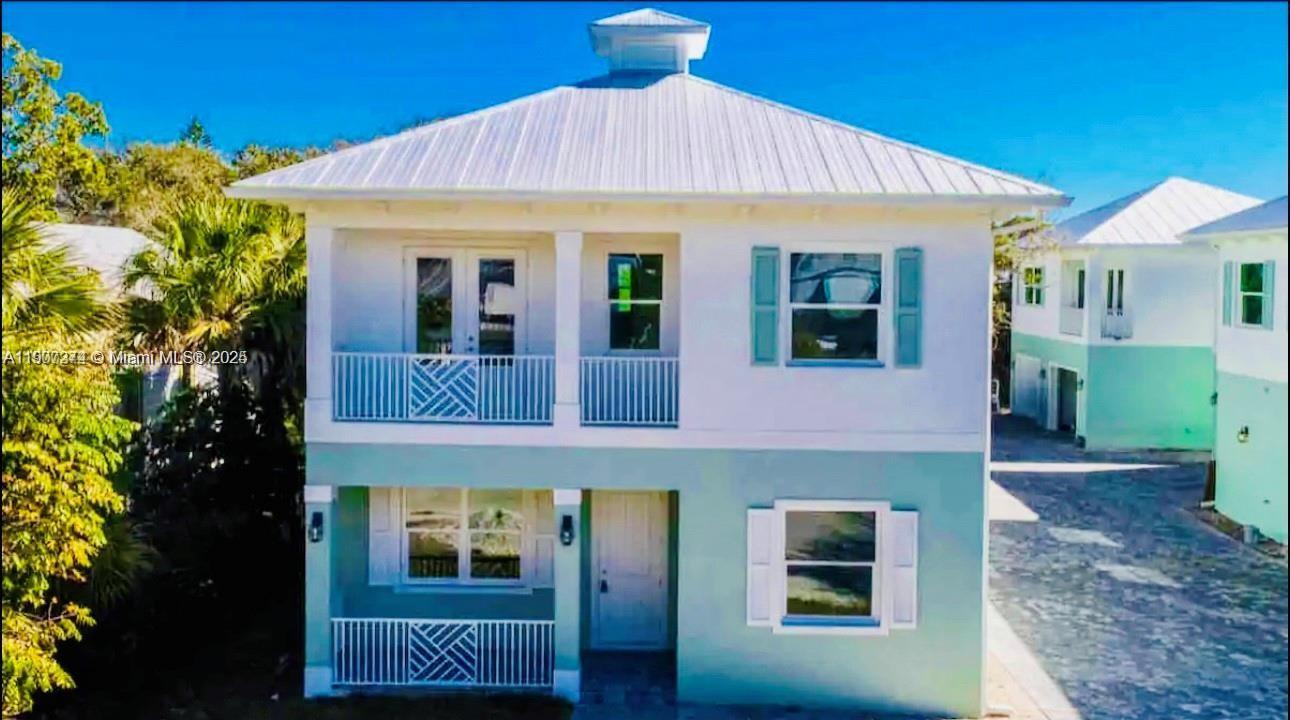 667 SW Cleveland Ave 3, Stuart, FL 34994