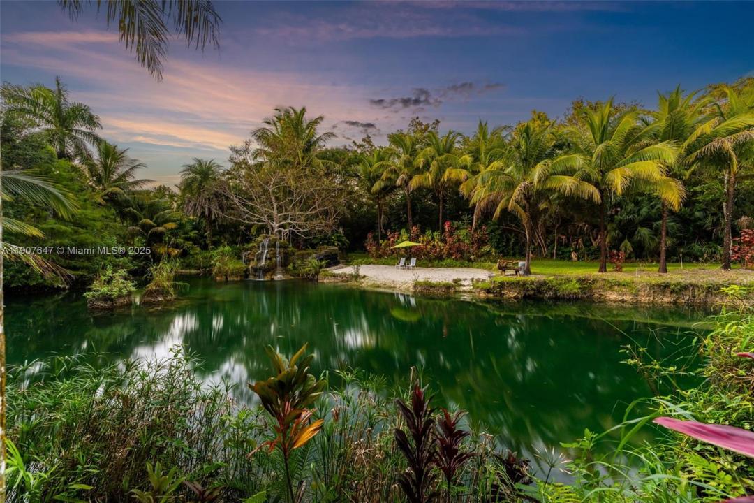 15000 SW 200th St, Miami, FL 33187