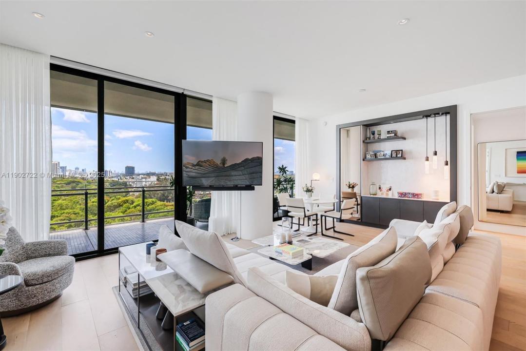 8701 Collins Ave 904, Miami Beach, FL 33154